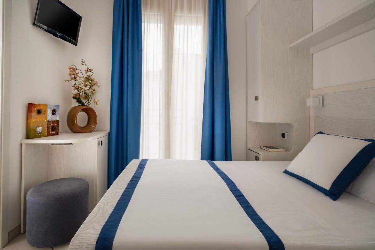 ריצ'יונה Hotel Embassy מראה חיצוני תמונה