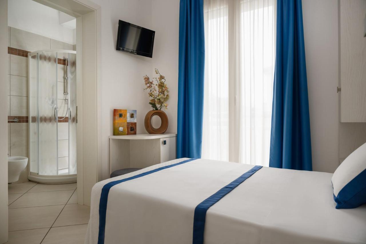 ריצ'יונה Hotel Embassy מראה חיצוני תמונה