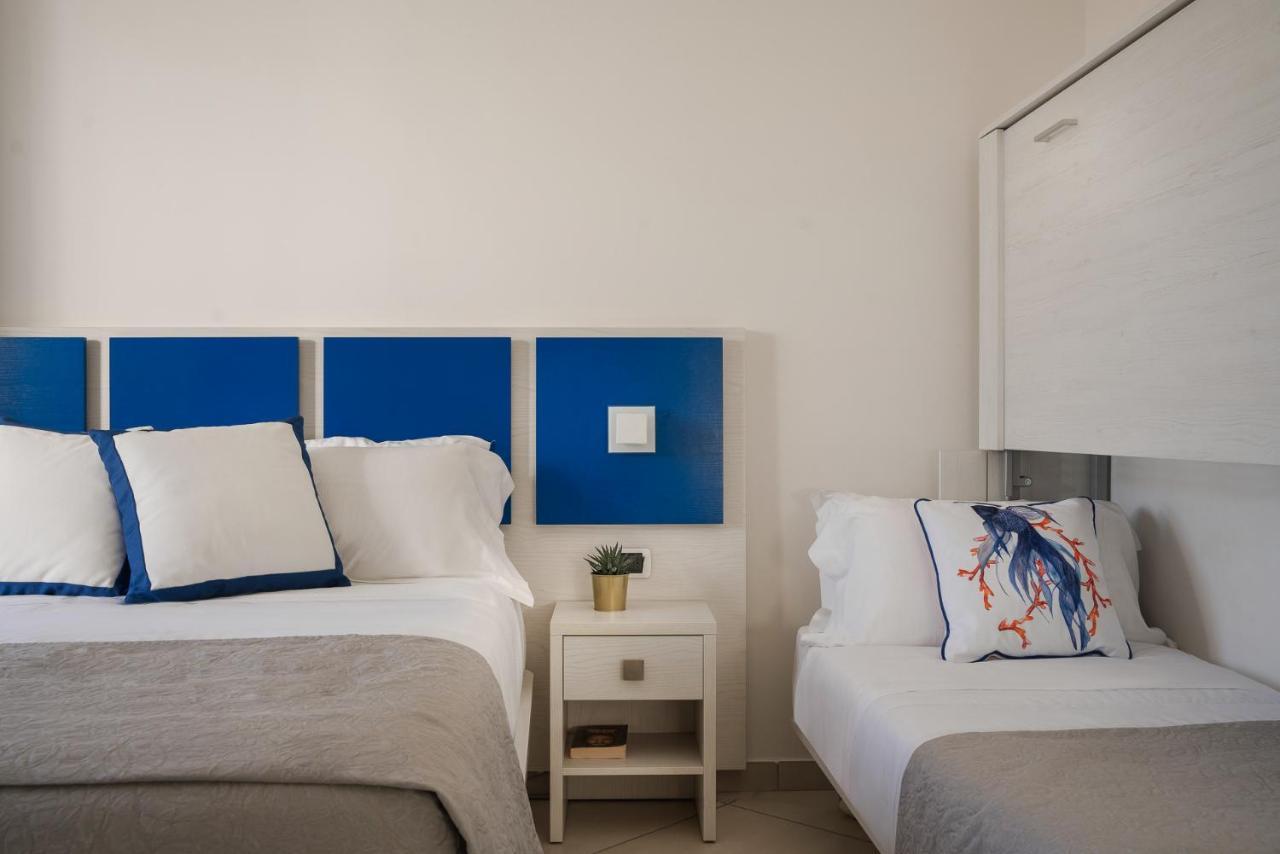 ריצ'יונה Hotel Embassy מראה חיצוני תמונה