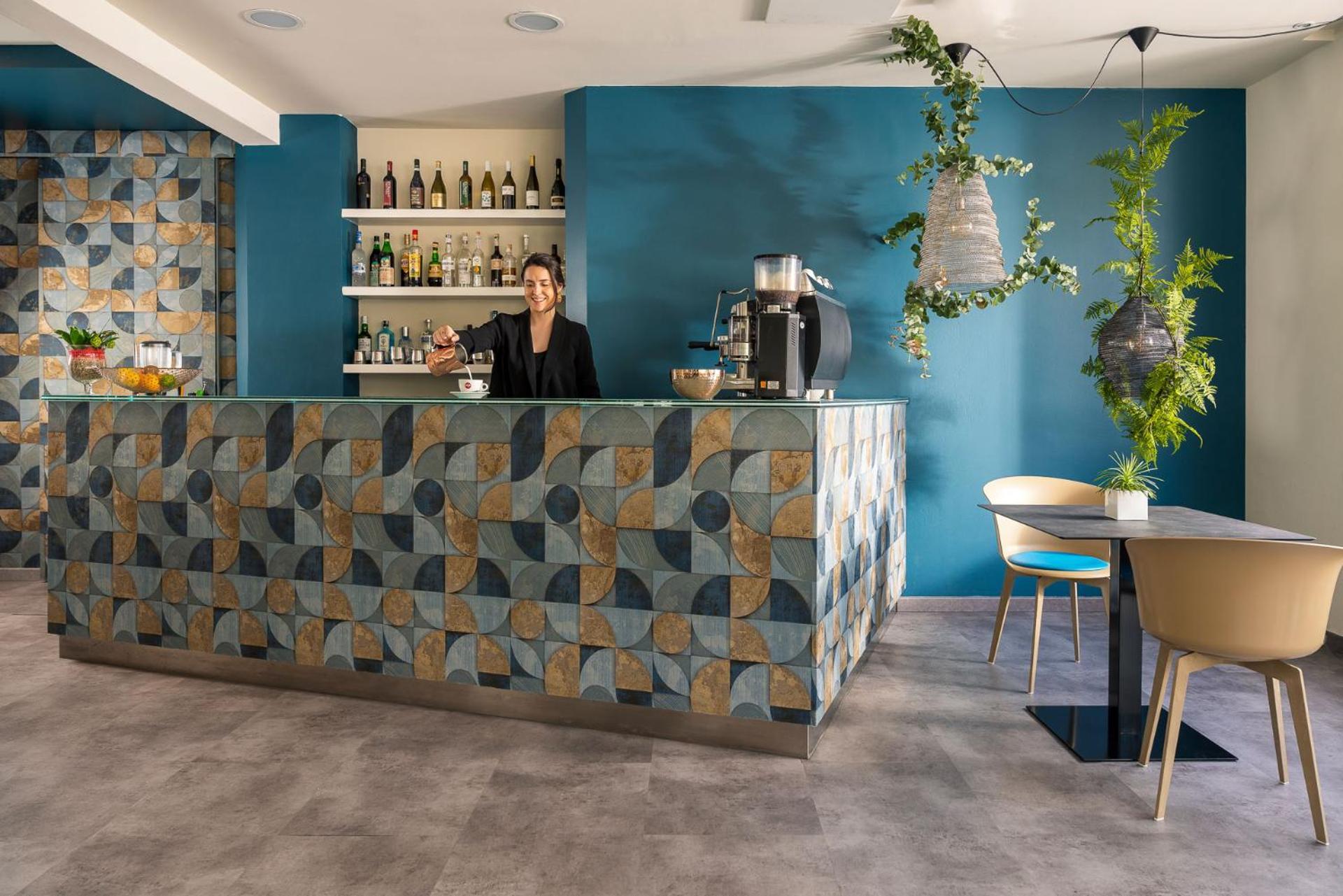 ריצ'יונה Hotel Embassy מראה חיצוני תמונה